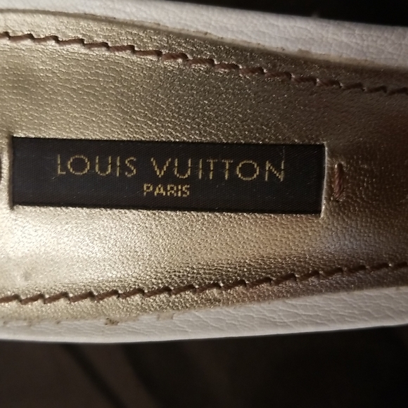 Louis Vuitton Cream Leather Sandals size 7.5 US - Picture 8 of 9